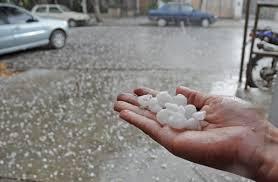 Jovenes de Santana de Baní vivieron por vez primera una granizada.