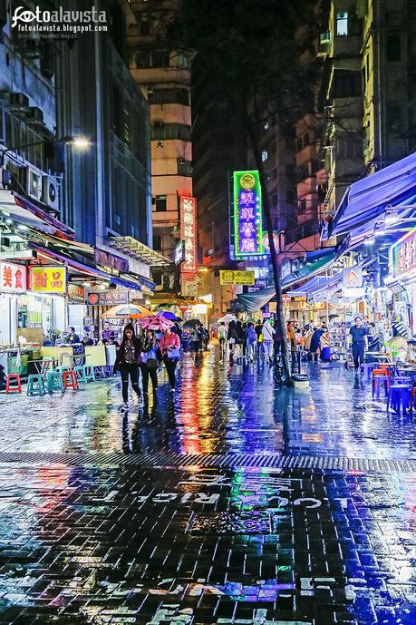 Walking rainy Hong Kong - Fotografía artística