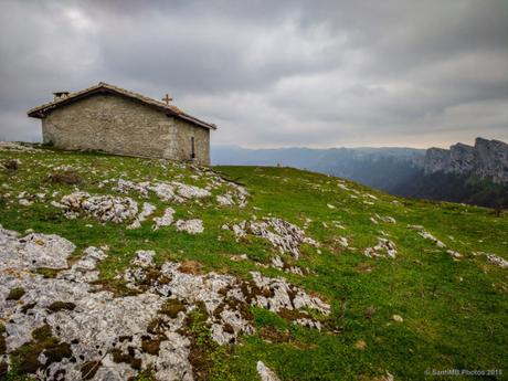 San Adrián de Lizarraga y los “dientes” de la Sierra de Andía