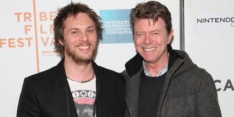 Netflix estrena “Mute”, la película de Joey Bowie en homenaje a su padre Resultado de imagen para david bowie y su hijo