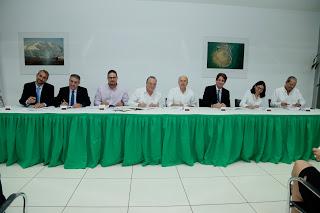 Ministerio Ambiente firma acuerdo de Co-manejo del Santuario Marino Arrecifes del Sureste