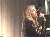 Javier Alvárez: músico enciende fuego convierte susurro acompañar