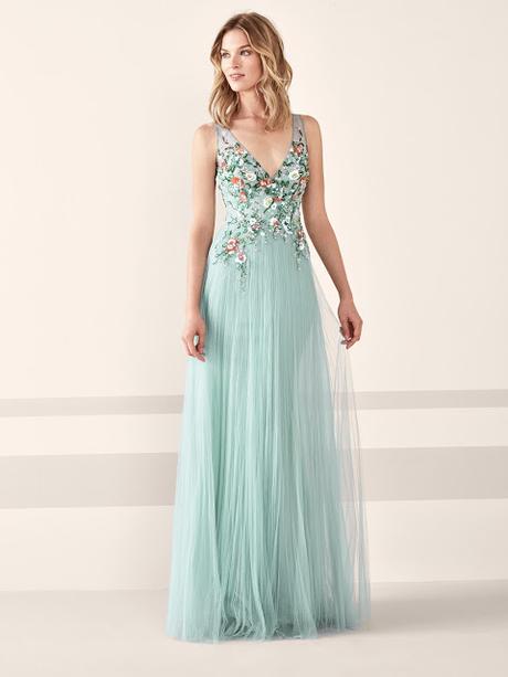 La nueva colección de Fiesta 2019 de Pronovias va dirigida a una mujer elegante, sofisticada y selecta