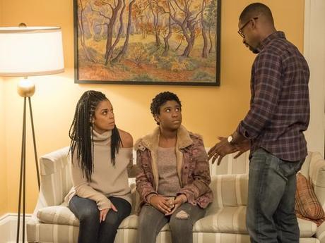 Beth (Susan Kelechi Watson), izquierda, y Randall (Sterling