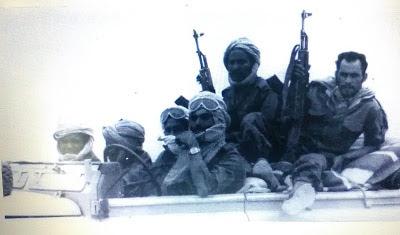 Arturo Pérez Reverte: “Sobrios, buenos conocedores del desierto y, ahora, bien armados, los saharauis son magníficos luchadores”