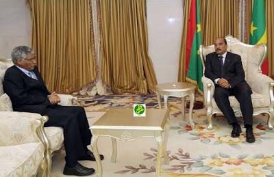 El Presidente mauritano recibe al enviado del Presidente de la RASD, Abdelkader Taleb Omar