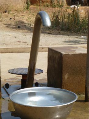 Destino Benín, ayuda a llevar agua potable a sus hogares Destino Benín, ayuda a llevar agua potable a sus hogares