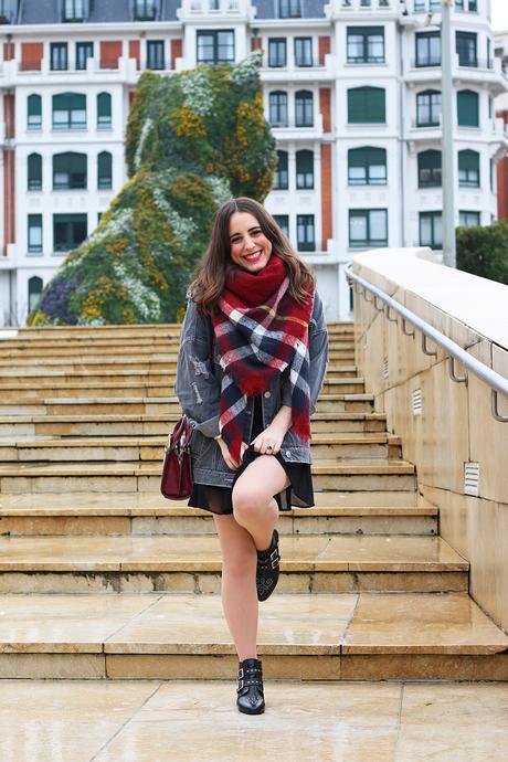 Outfit con bufanda maxi y cazadora vaquera - Paperblog