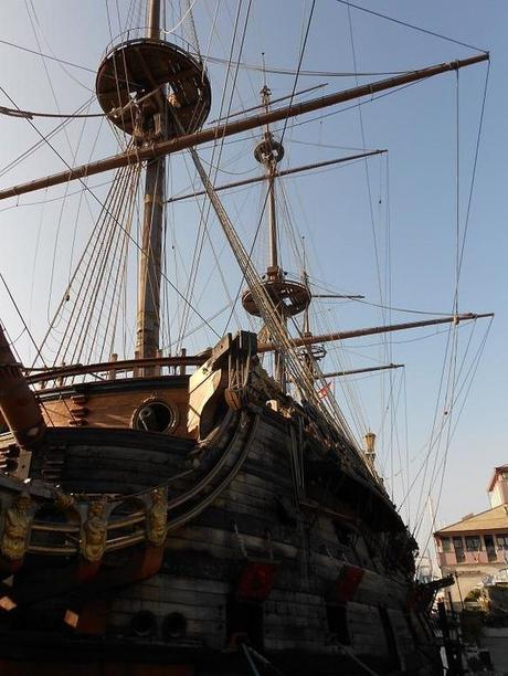 Genova: un galeone e un articolo sulla prigionia del corsaro Dragut.