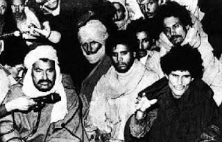 España abandona su colonia