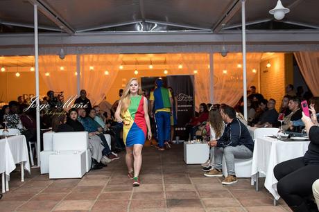 desfile en Amber plaza