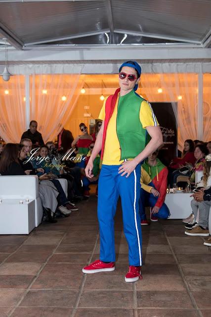 desfile en Amber plaza