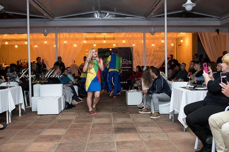 desfile en Amber plaza