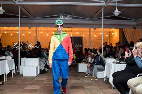desfile en Amber plaza