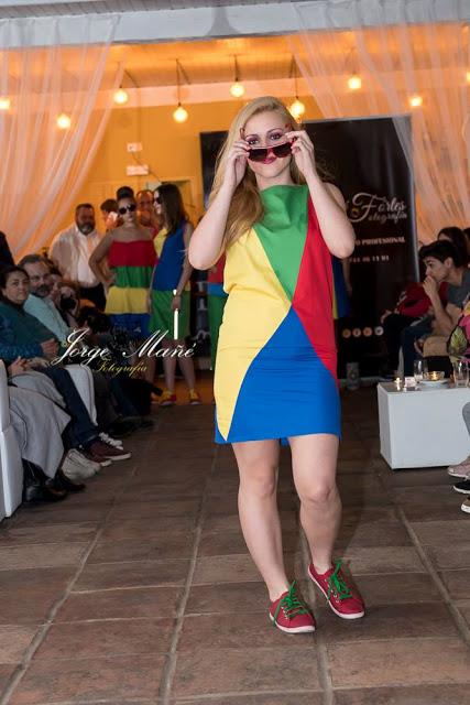 desfile en Amber plaza
