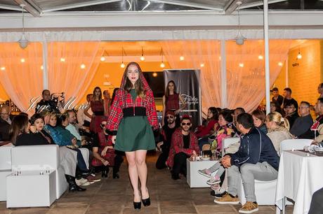 desfile en Amber plaza