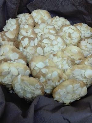 GALLETAS DE ALMENDRA Y COCO GALLETAS DE ALMENDRA Y COCO