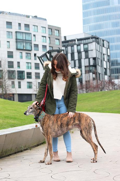 Outfit básico para invierno con parka