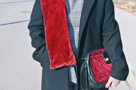 Cómo llevar un conjunto de estampado principe de gales