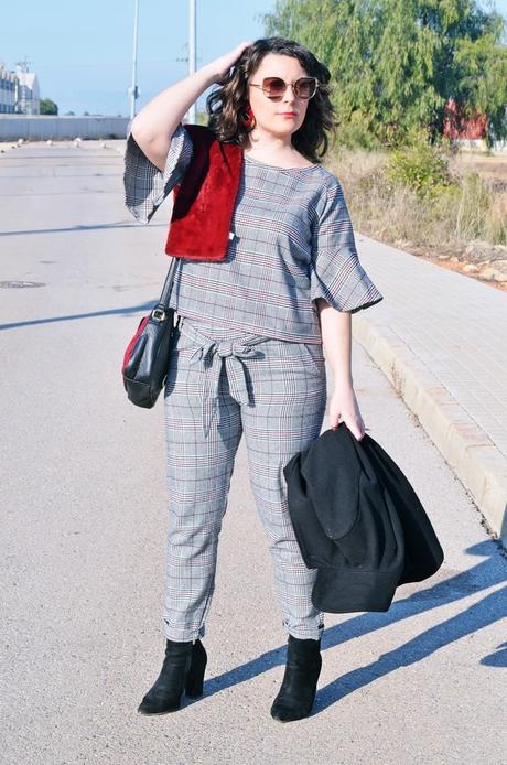 Cómo llevar un conjunto de estampado principe de gales