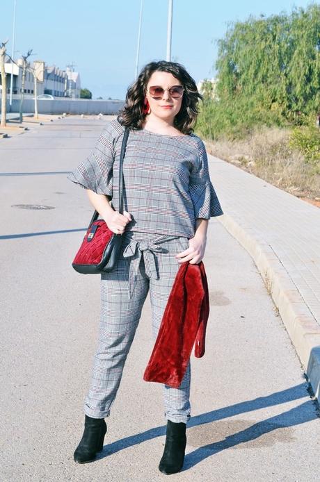 Cómo llevar un conjunto de estampado principe de gales