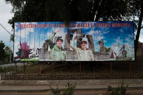 Adiós, hermanos Castro; hola, Partido Comunista