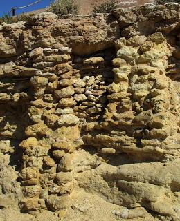 Paseando por el emporion de la Illeta dels Banyets