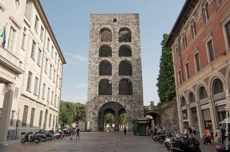 Torre Porta Como Italia Lombardia organiza viaje