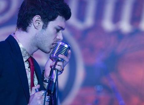 Resultado de imagen para Adam Brody singing