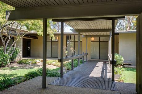 streepgummer pas4. jardin en casa de meryl streep