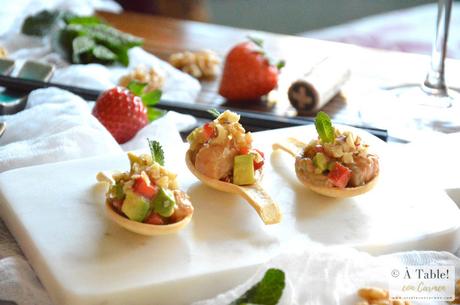 Tartar de Salmón con Fresas y Nueces