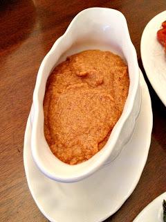 BACALAO EN TAQUITOS CON SALSA DE ROMESCO