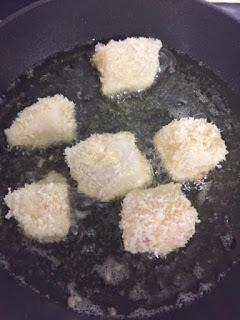 BACALAO EN TAQUITOS CON SALSA DE ROMESCO