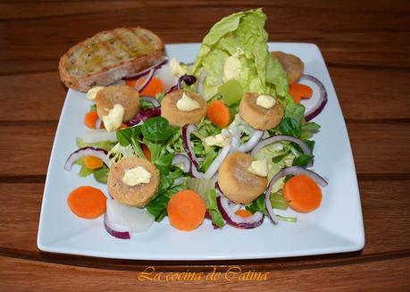 Ensalada de huevas de bacalao con mayonesa de cúrcuma y pan de centeno Ensalada de huevas de bacalao con mayonesa de cúrcuma y pan de centeno