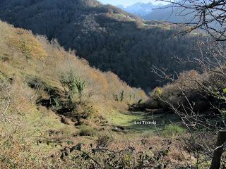 Por los praos de Vil.lar de Cinfuegos y Las Chanas