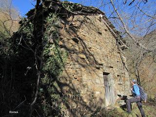 Por los praos de Vil.lar de Cinfuegos y Las Chanas