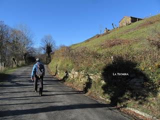 Por los praos de Vil.lar de Cinfuegos y Las Chanas