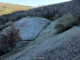 Por los praos de Vil.lar de Cinfuegos y Las Chanas
