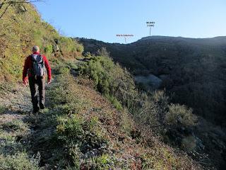 Por los praos de Vil.lar de Cinfuegos y Las Chanas