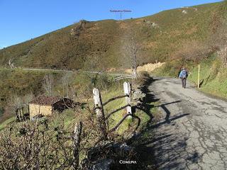 Por los praos de Vil.lar de Cinfuegos y Las Chanas