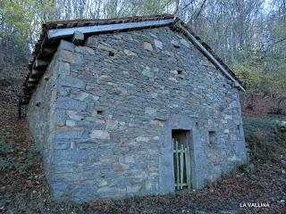 Por los praos de Vil.lar de Cinfuegos y Las Chanas