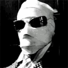 → El hombre Invisible - H. G. Wells Resultado de imagen para the invisible man gif