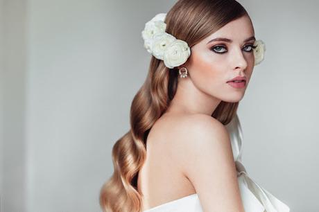 Maison Vergara es la campaña de Oui Novias 2018 de maquillaje y peluquería que se inspira en la Alta Costura de Balenciaga