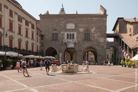Piazza Vecchia Bergamo turismo Italia