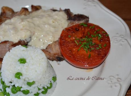 Chuletas de cerdo con salsa de cebolla Chuletas de cerdo con salsa de cebolla