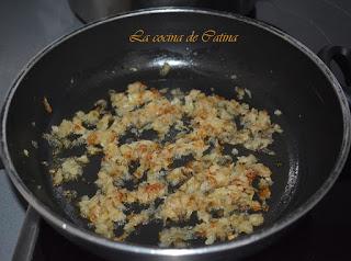 Chuletas de cerdo con salsa de cebolla Chuletas de cerdo con salsa de cebolla