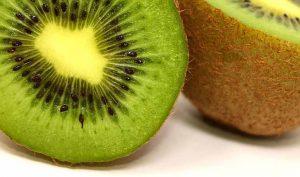 Cómo limpiar los intestinos con kiwi - Trucos de salud caseros