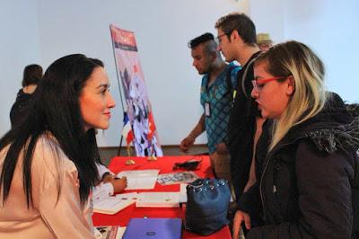 PRESENTA KARLA ALMAZÁN BURGOS REVISTA ACÁDEMICA ENFOCADA A LA POBREZA EN RECONOCIDA UNIVERSIDAD DE TEXCOCO.