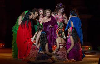 Huelgas y mujeres en la historia