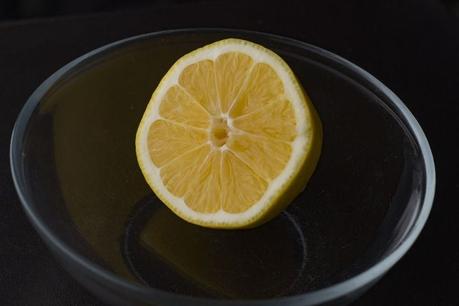 refresco de limonada o agua con limón Refresco de limonada o agua con limón